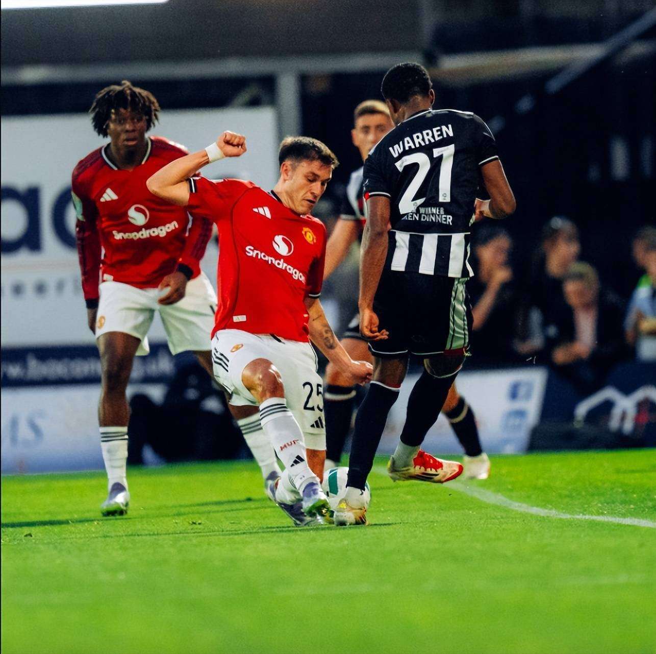 开云官网转会期本菲卡备战德国杯；完成体检细节曝光；悬念犹存；资深球员宣示担当的简单介绍